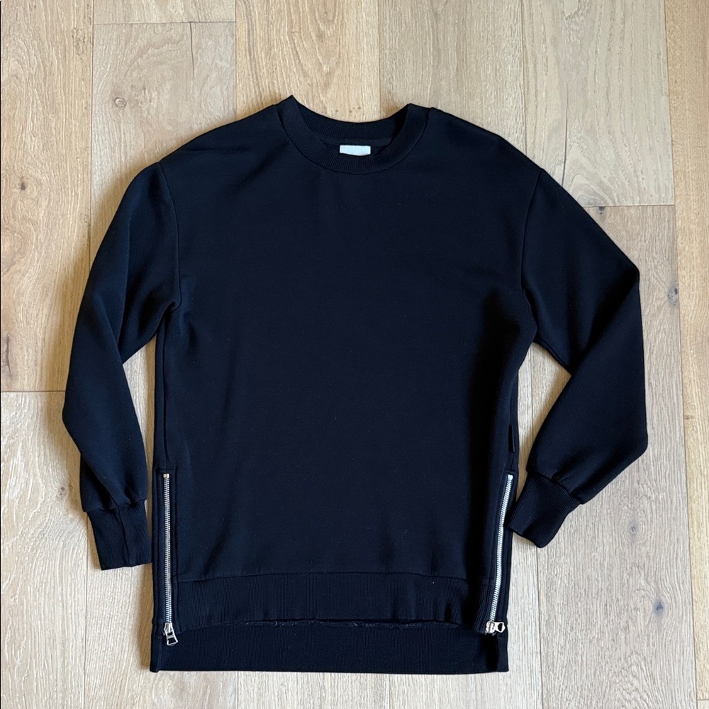 Varley top with zippers
